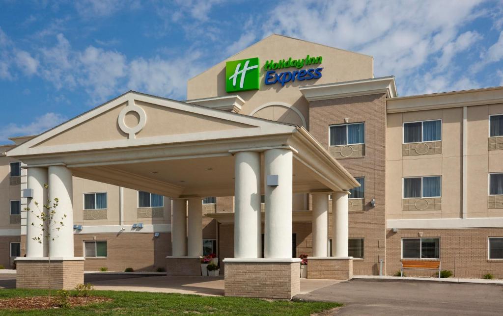 Holiday Inn Express Devils Lake an IHG Hotel Main image 1